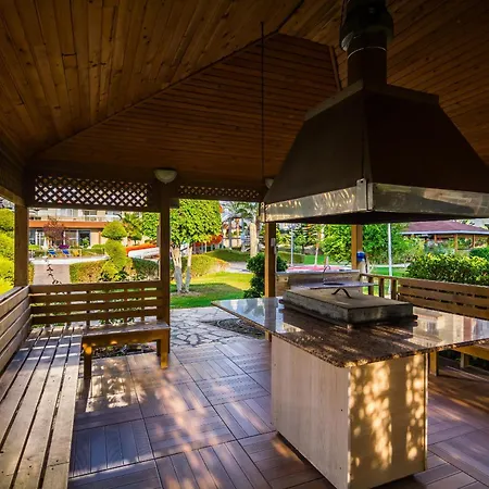 Spacious 4 1 Penthouse With Full Facilities, 500m To The Sea, Avsallar * אלאניה